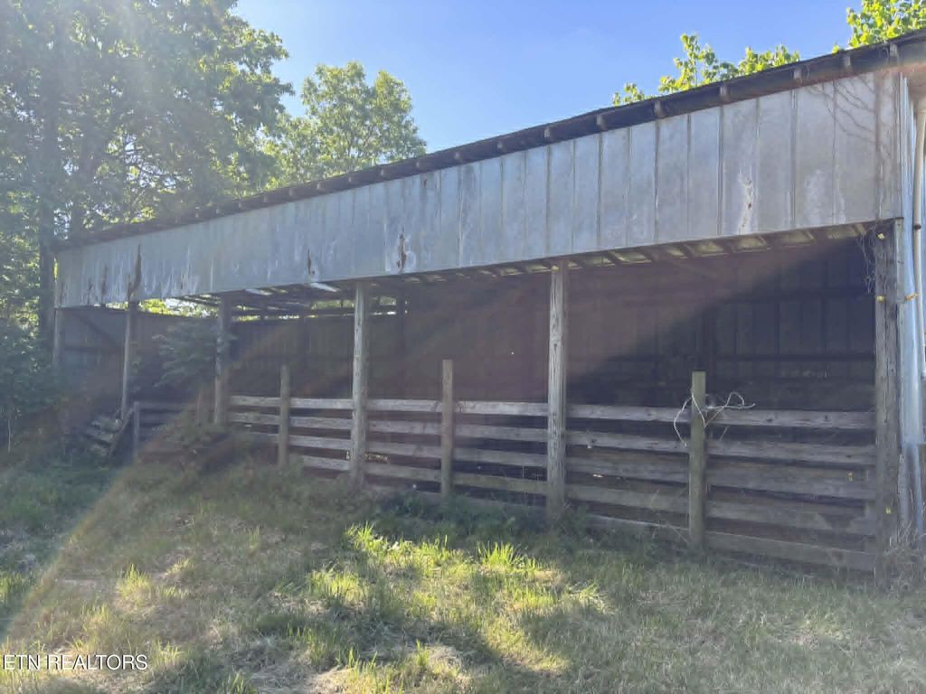 Photo of 407 Earl Maples Lane, Tazewell, TN 37879 (MLS # 1339332)