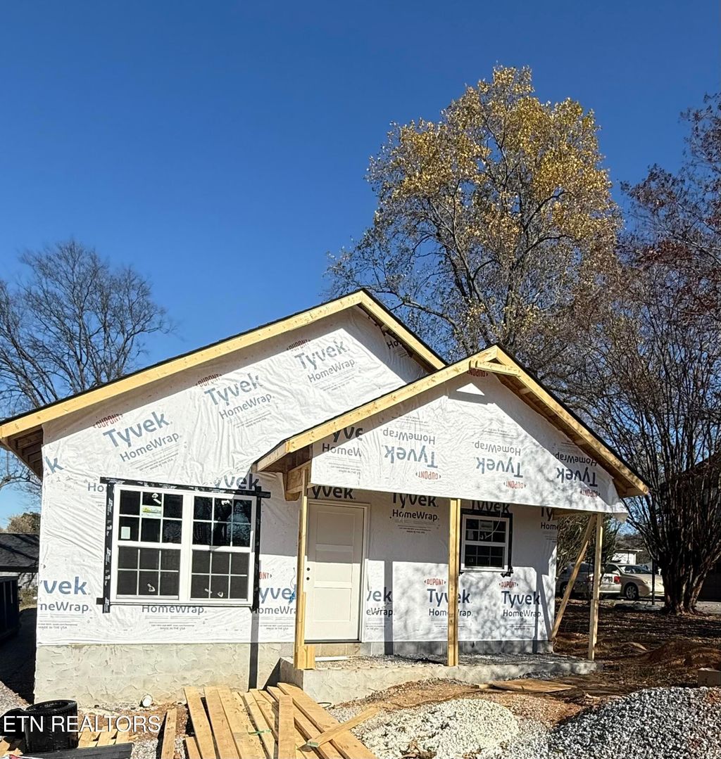 Photo of 207 Andy Carr Ave, Alcoa, TN 37701 (MLS # 1322040)