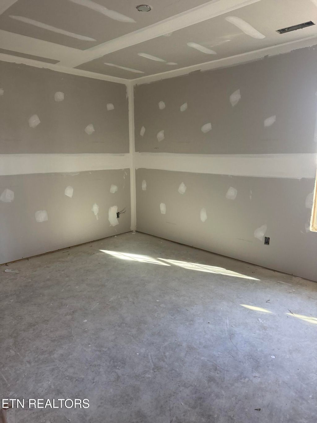 Photo of 207 Andy Carr Ave, Alcoa, TN 37701 (MLS # 1322040)