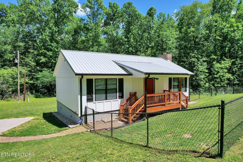 Photo of 103 Dockery Rd, Tellico Plains, TN 37385 (MLS # 1267372)