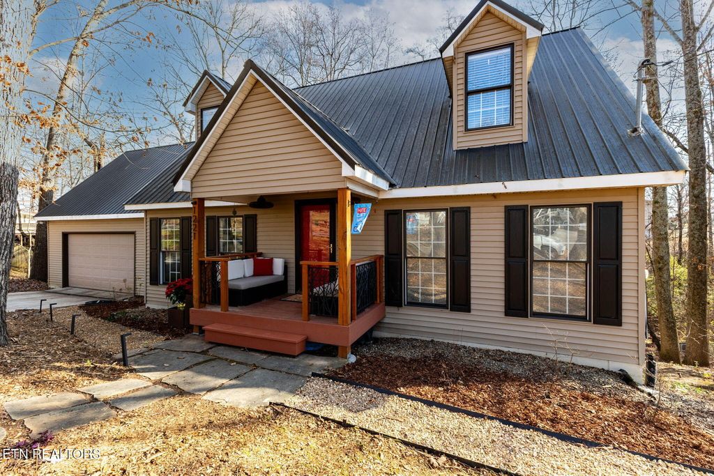 Photo of 1221 Live Oak Circle, Knoxville, TN 37932 (MLS # 1324260)