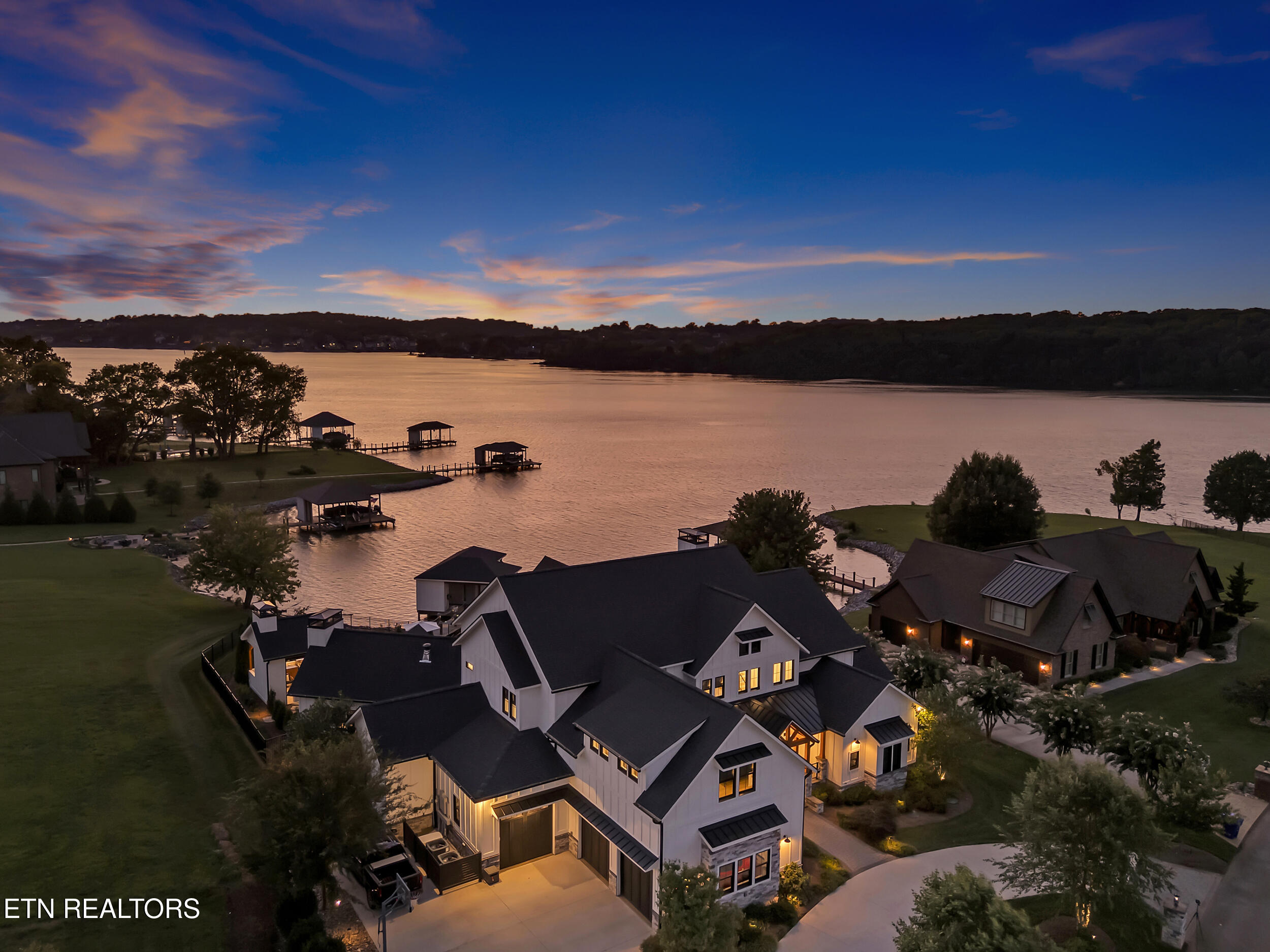 313 Spoondrift Court