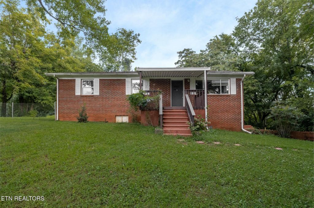 Photo of 1324 Lodwick Drive, Louisville, TN 37777 (MLS # 1312249)