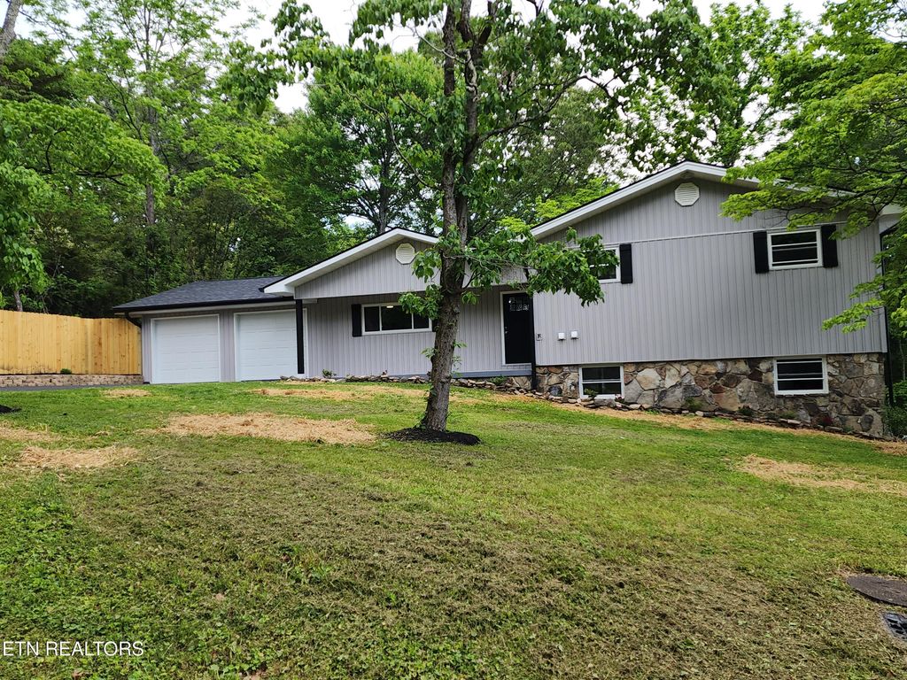 Photo of 318 Shady Lane, Kingston, TN 37763 (MLS # 1300829)