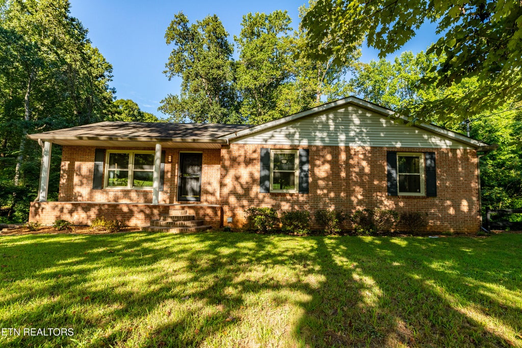Photo of 317 S Carter School Rd, Strawberry Plains, TN 37871 (MLS # 1353583)