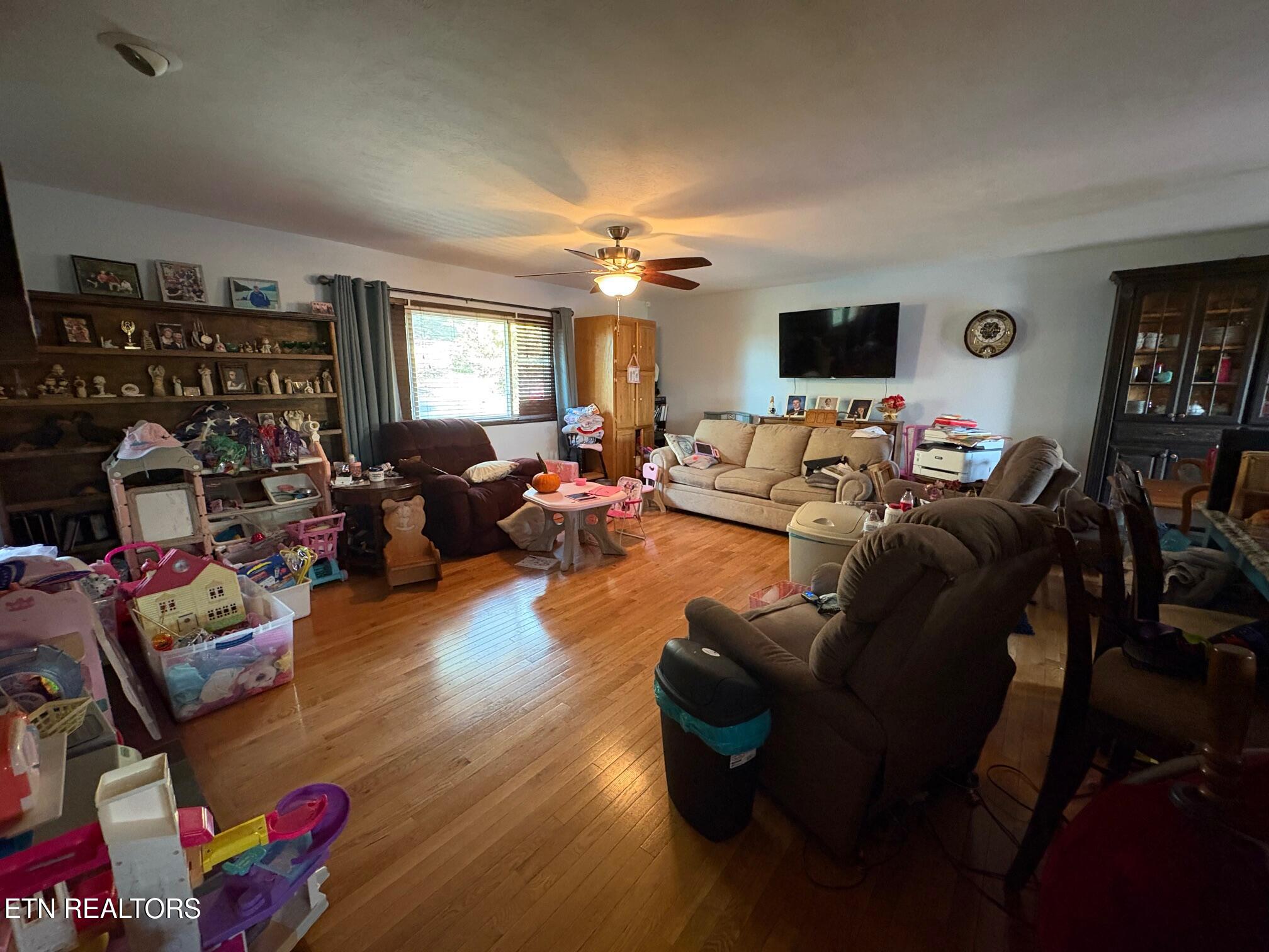 102 E Morningside Drive