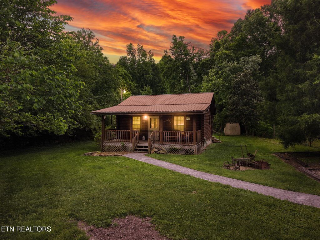 Photo of 157 Odd Fellow Cemetery Rd, Rockwood, TN 37854 (MLS # 1340225)