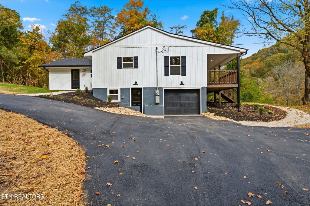 Photo of 1318 E Wolf Valley Rd, Heiskell, TN 37754 (MLS # 1360606)