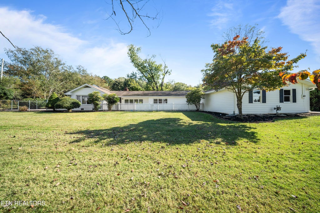 Photo of 13112 Boyd Station Rd, Knoxville, TN 37922 (MLS # 1359070)