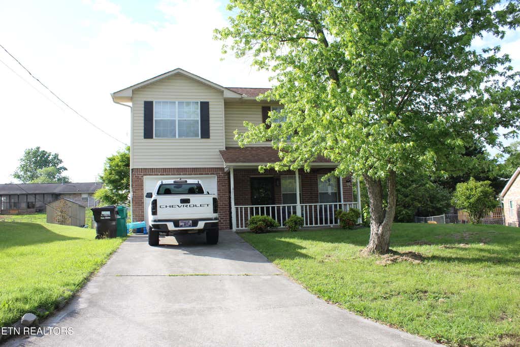 Photo of 917 Rose Petal Lane, Knoxville, TN 37938 (MLS # 1300768)