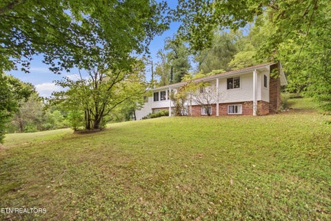 Tiny photo for 347 E Chestnut Hill Rd, Townsend, TN 37882 (MLS # 1355854)