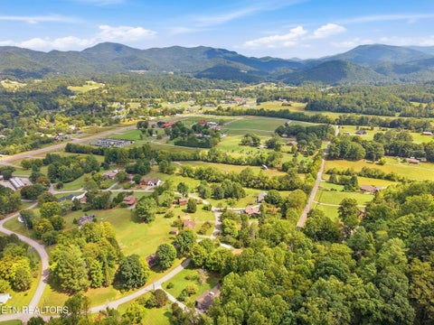 Photo of 347 E Chestnut Hill Rd, Townsend, TN 37882 (MLS # 1355854)