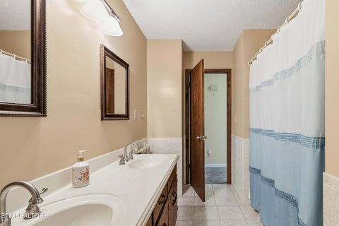 Tiny photo for 347 E Chestnut Hill Rd, Townsend, TN 37882 (MLS # 1355854)