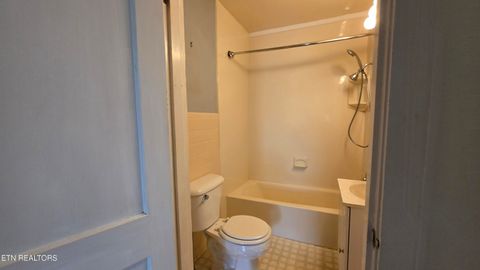 Tiny photo for 208 E Dyer St, Madisonville, TN 37354 (MLS # 1342857)