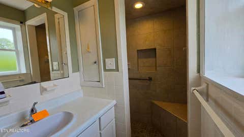 Tiny photo for 208 E Dyer St, Madisonville, TN 37354 (MLS # 1342857)