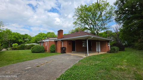Tiny photo for 208 E Dyer St, Madisonville, TN 37354 (MLS # 1342857)