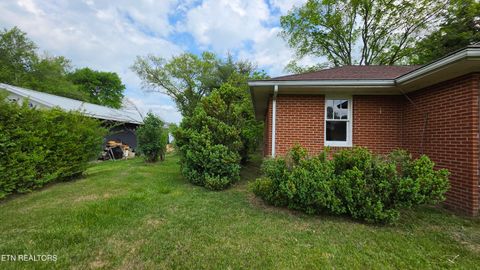 Tiny photo for 208 E Dyer St, Madisonville, TN 37354 (MLS # 1342857)