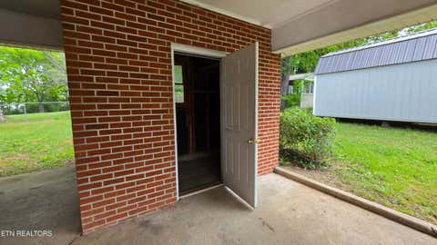 Tiny photo for 208 E Dyer St, Madisonville, TN 37354 (MLS # 1342857)