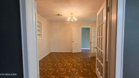 Tiny photo for 208 E Dyer St, Madisonville, TN 37354 (MLS # 1342857)