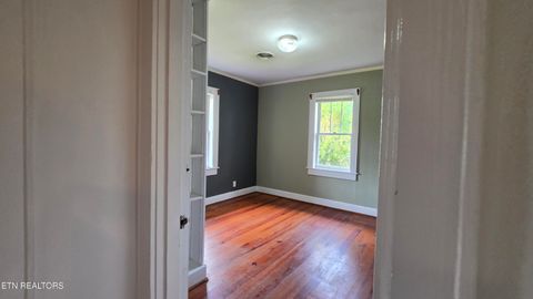 Tiny photo for 208 E Dyer St, Madisonville, TN 37354 (MLS # 1342857)