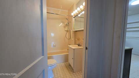 Tiny photo for 208 E Dyer St, Madisonville, TN 37354 (MLS # 1342857)
