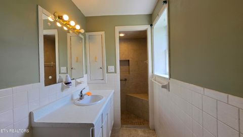 Tiny photo for 208 E Dyer St, Madisonville, TN 37354 (MLS # 1342857)
