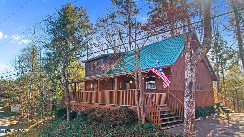 Photo of 1518 Ridgecrest Drive, Sevierville, TN 37876 (MLS # 1324622)