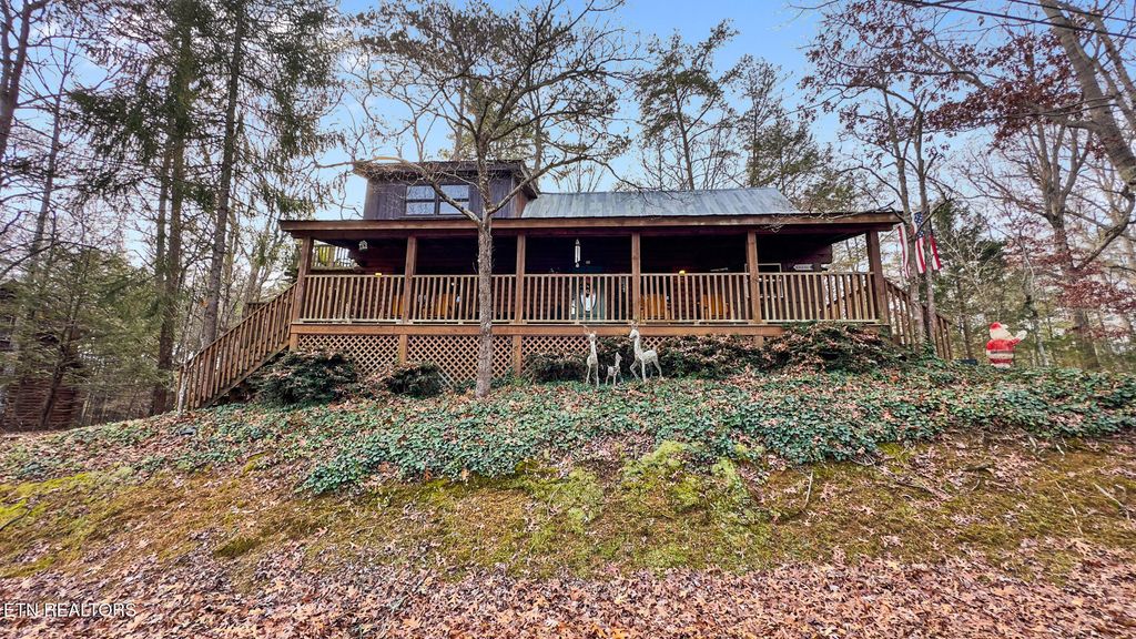 Photo of 1518 Ridgecrest Drive, Sevierville, TN 37876 (MLS # 1324622)