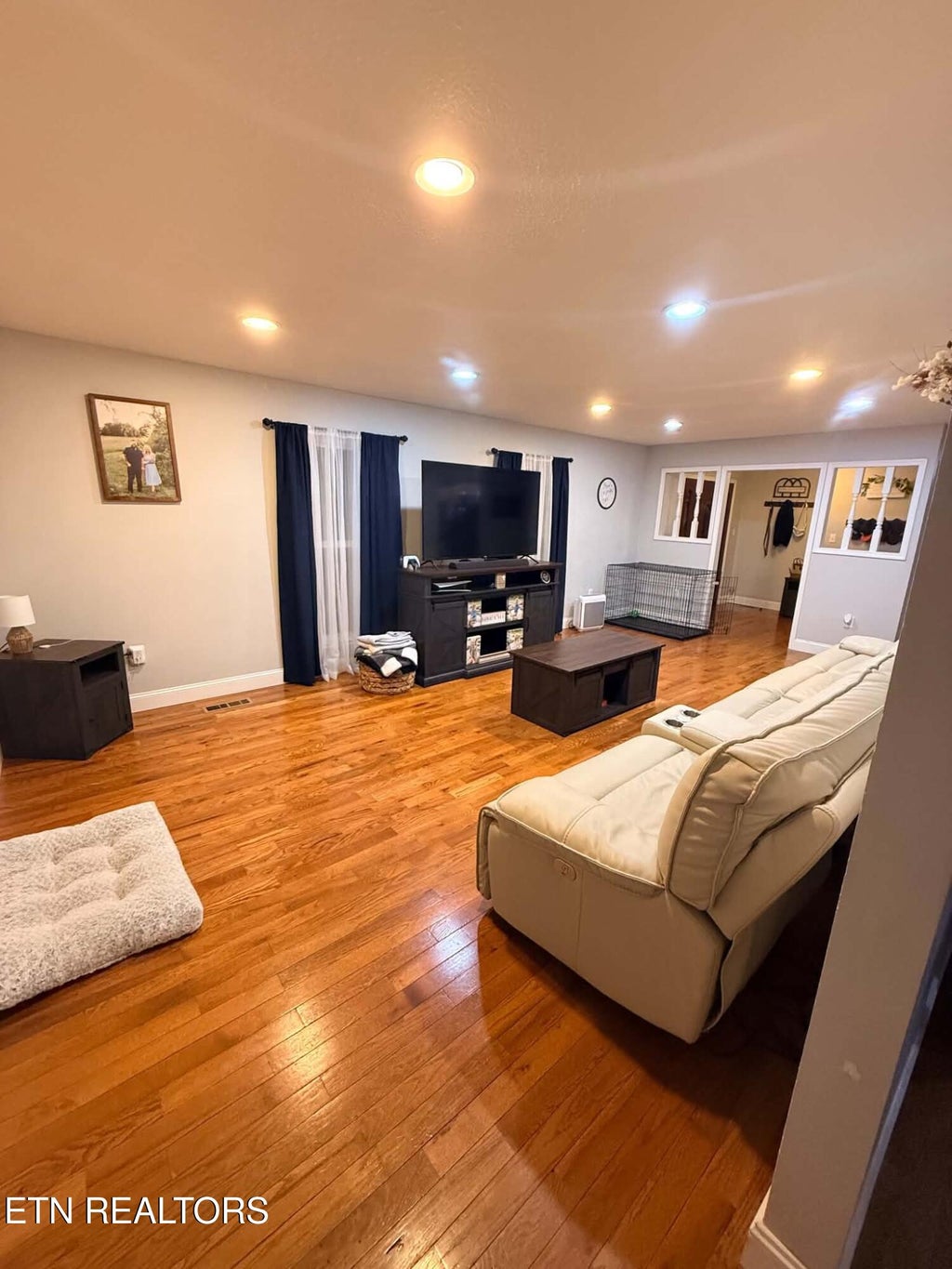 Photo of 212 Norfolk Circle, Harrogate, TN 37752 (MLS # 1354357)