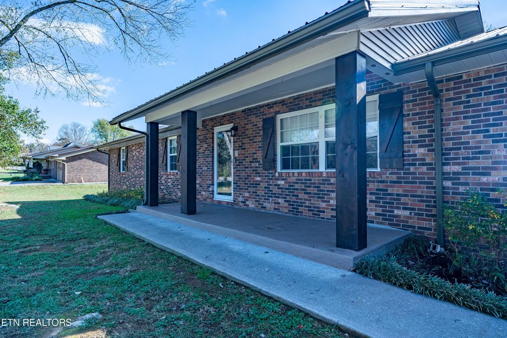 Photo of 10100 Ouida Lane, Strawberry Plains, TN 37871 (MLS # 1282273)