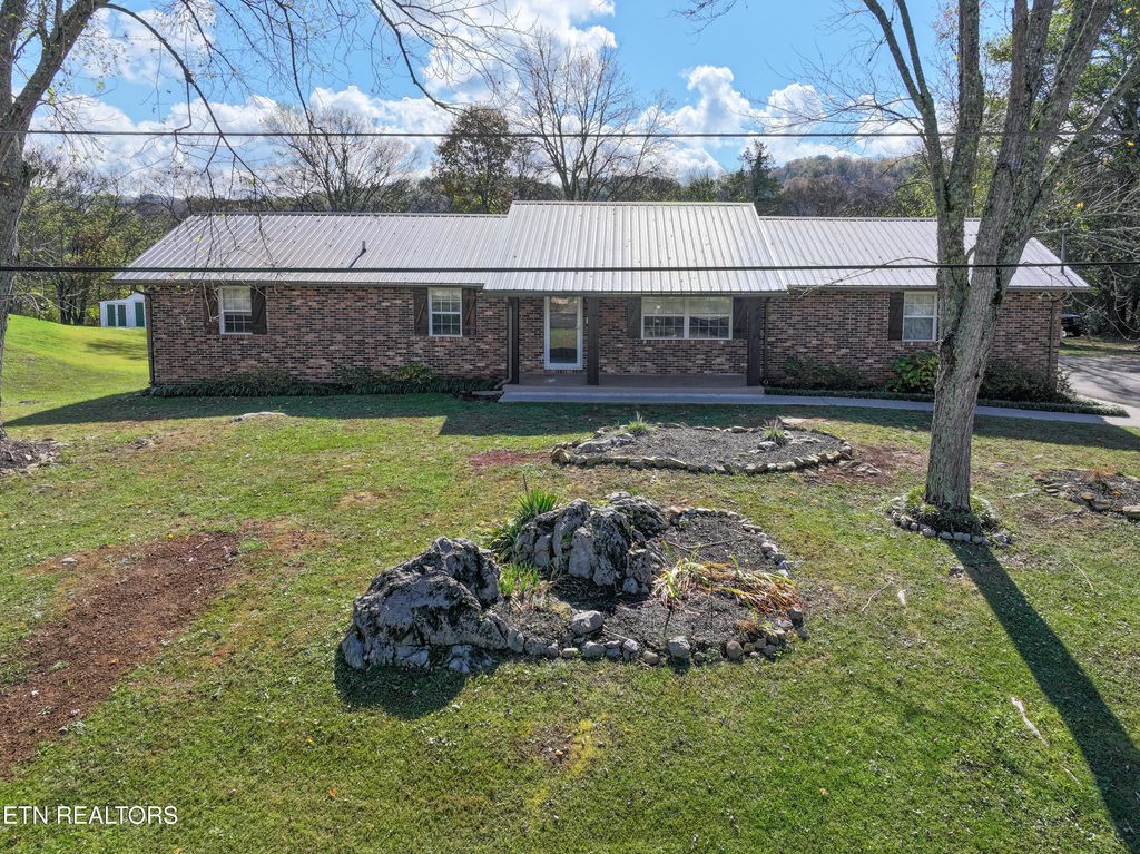 Photo of 10100 Ouida Lane, Strawberry Plains, TN 37871 (MLS # 1282273)
