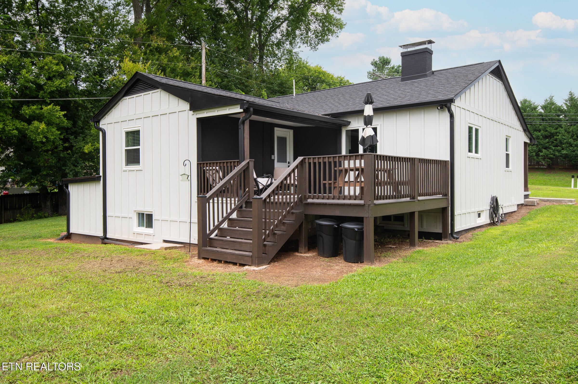 1009 Mabry Hood Rd - Photo 2