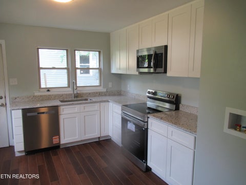 Tiny photo for 3333 Fontana St, Knoxville, TN 37917 (MLS # 1343446)