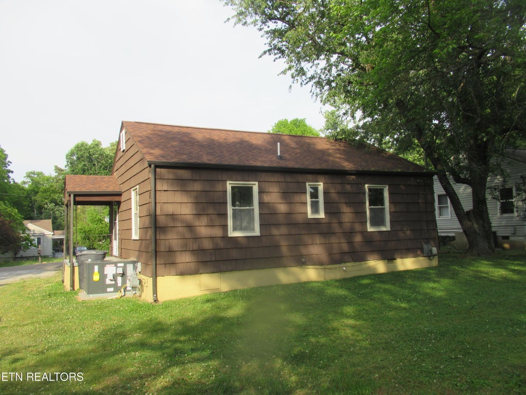 Photo of 3333 Fontana St, Knoxville, TN 37917 (MLS # 1343446)
