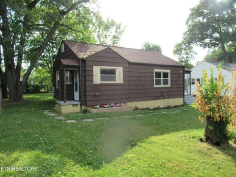 Photo of 3333 Fontana St, Knoxville, TN 37917 (MLS # 1343446)