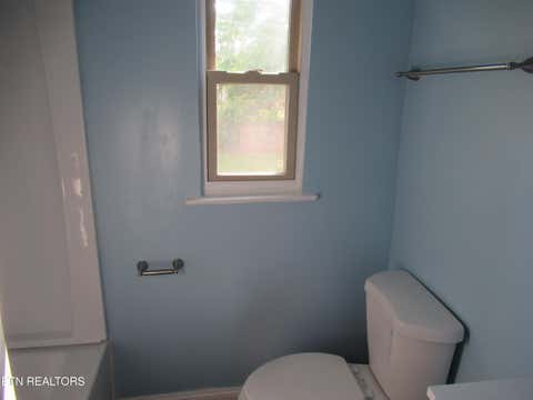 Tiny photo for 3333 Fontana St, Knoxville, TN 37917 (MLS # 1343446)