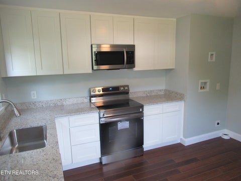 Tiny photo for 3333 Fontana St, Knoxville, TN 37917 (MLS # 1343446)