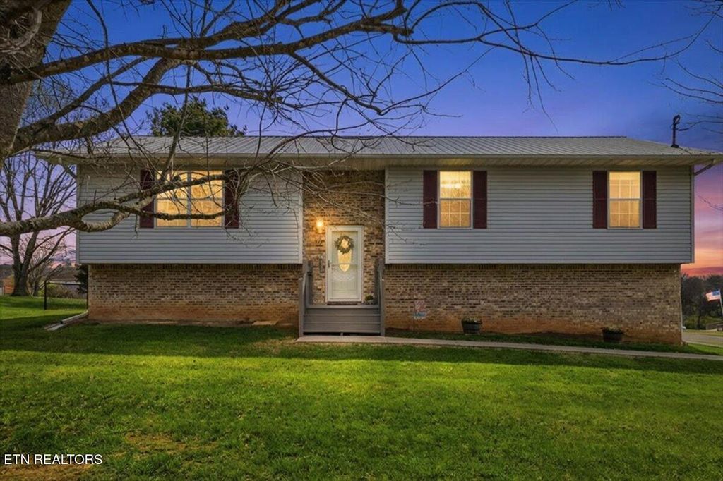 Photo of 312 Saint Edward Drive, Dandridge, TN 37725 (MLS # 1333794)