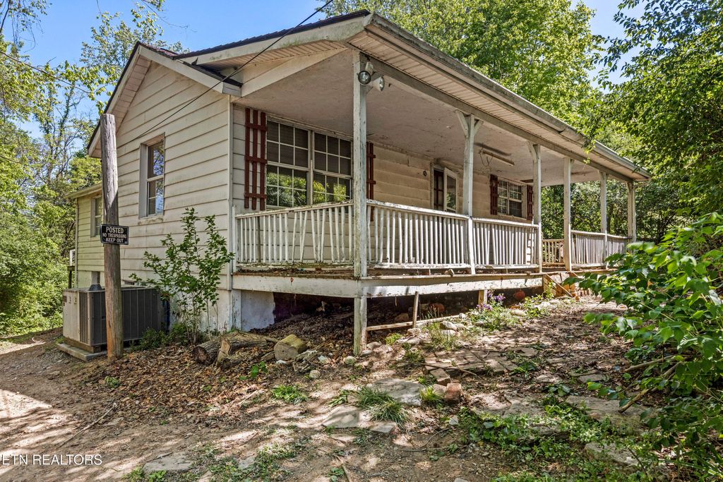 Photo of 754 Beech Grove Rd, Thorn Hill, TN 37881 (MLS # 1338139)