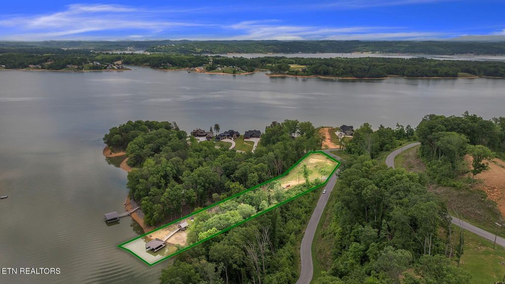 Photo of 204 W Point Drive, Dandridge, TN 37725 (MLS # 1301120)