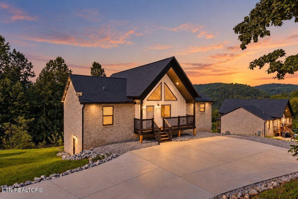 Photo of 133 Pool Drive, LaFollette, TN 37766 (MLS # 1354623)