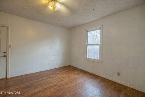 Tiny photo for 2114 Harvey St, Knoxville, TN 37917 (MLS # 1327026)