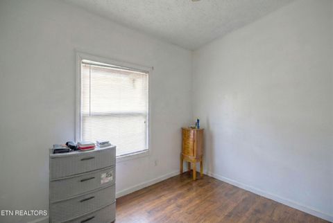 Tiny photo for 2114 Harvey St, Knoxville, TN 37917 (MLS # 1327026)