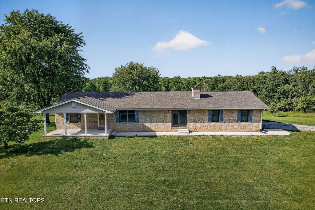 Photo of 1396 N York Hwy, Jamestown, TN 38556 (MLS # 1341044)