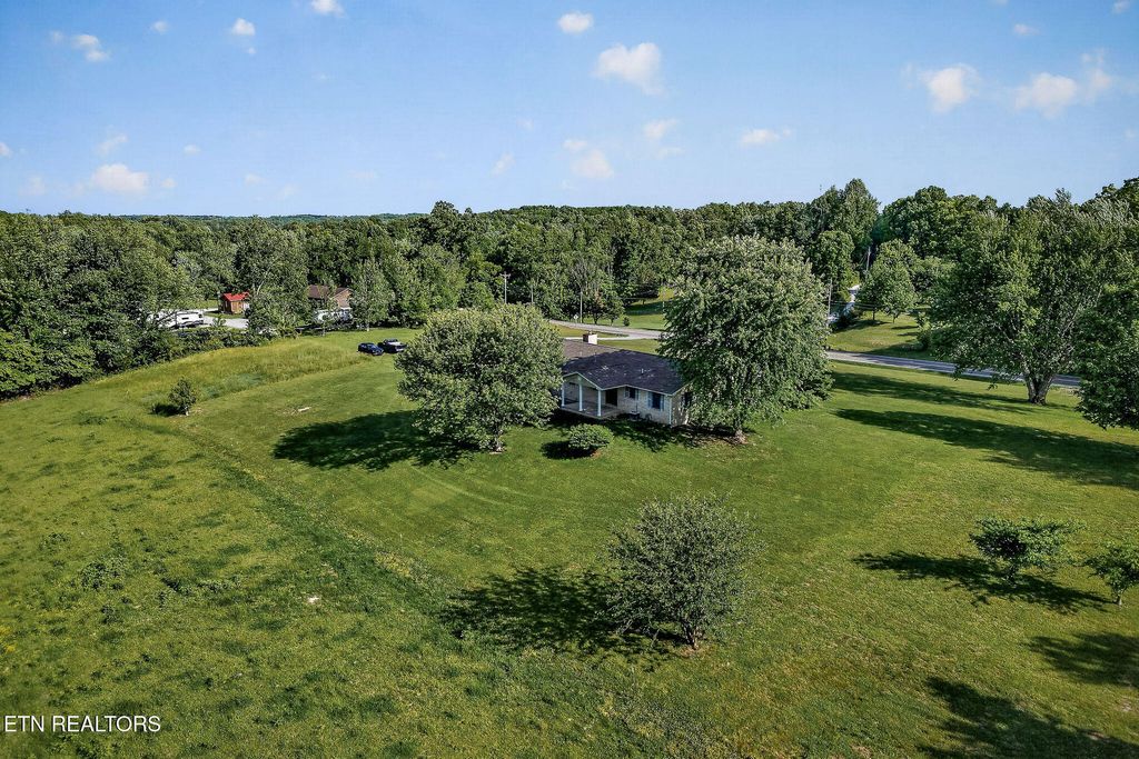 Photo of 1396 N York Hwy, Jamestown, TN 38556 (MLS # 1341044)