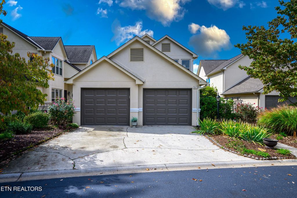 Photo of 3413 Commodore Point, Knoxville, TN 37922 (MLS # 1317001)