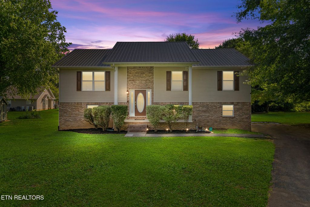 Photo of 1717 Meadow Ridge Circle, Sevierville, TN 37862 (MLS # 1306441)