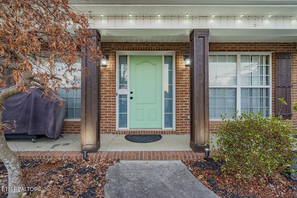 Photo of 6331 McMillan Creek Drive, Knoxville, TN 37924 (MLS # 1327360)