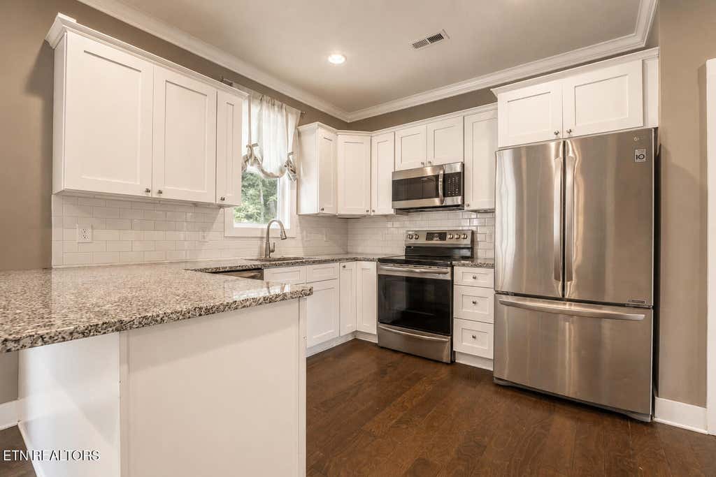 Photo of 6211 Aldingham St, Knoxville, TN 37912 (MLS # 1348604)