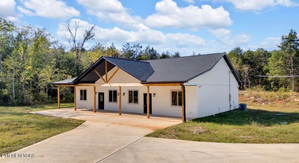 Photo of 1570 W Dumplin Valley Rd, Dandridge, TN 37725 (MLS # 1317647)